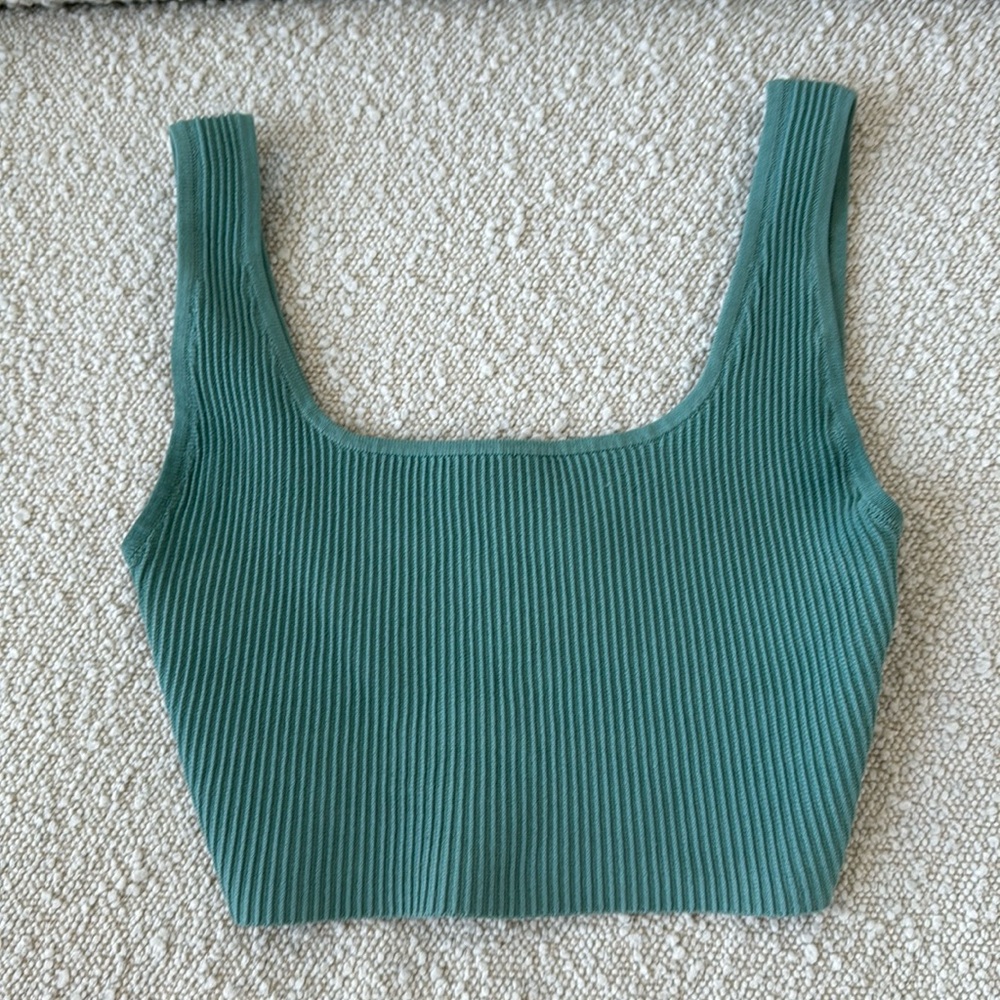 Aritzia Sculpt Knit Squareneck Cropped Tank
